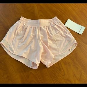 Lululemon Hotty Hot Short 4T